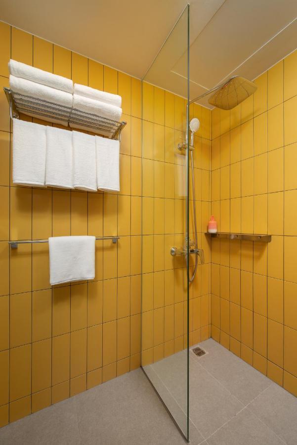 Lyf Malate Manila Managed By The Ascott Limited Hotell Eksteriør bilde